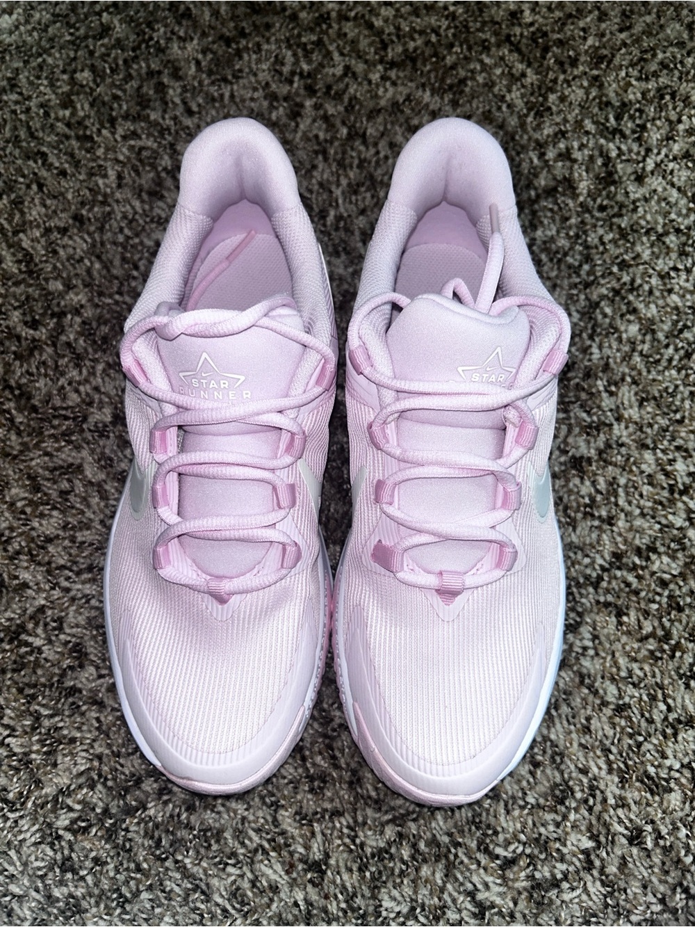 New Nike Star Runner 4 NN GS Pink Foam Summit white, size 6Y
